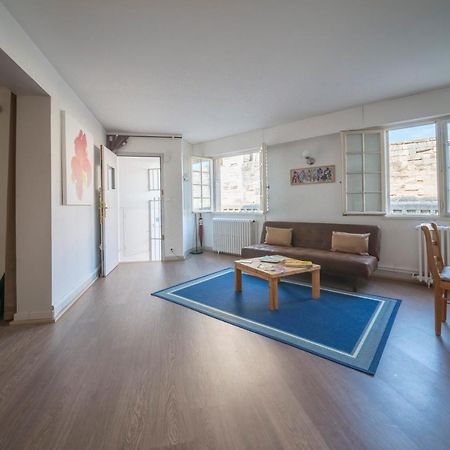 Appartement De Charme - Vue Sur Remparts - Wifi Gratuit - Parking Payant A Proximite Avignon Kültér fotó