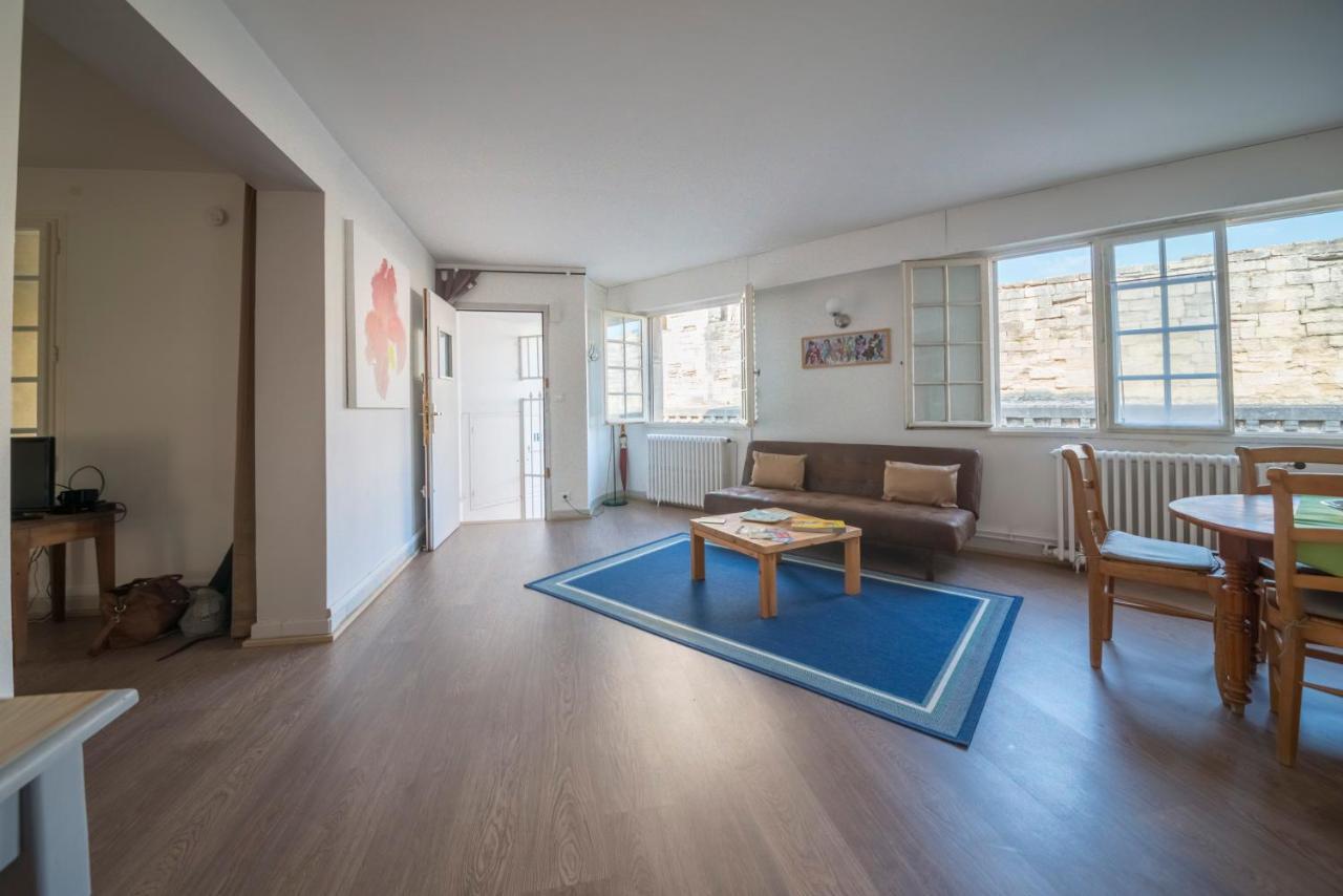 Appartement De Charme - Vue Sur Remparts - Wifi Gratuit - Parking Payant A Proximite Avignon Kültér fotó