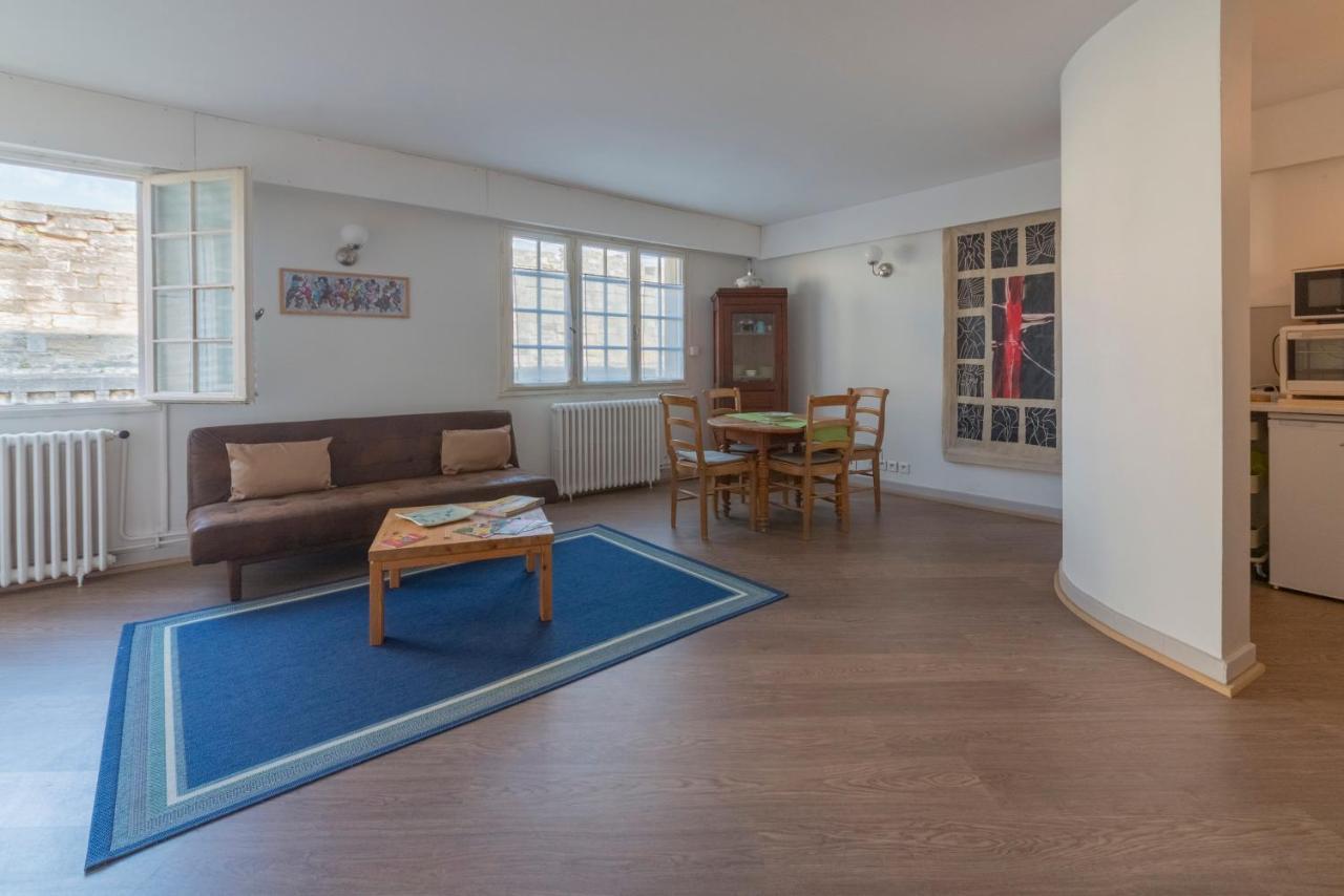 Appartement De Charme - Vue Sur Remparts - Wifi Gratuit - Parking Payant A Proximite Avignon Kültér fotó